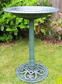 Wild Bird Green Pedestal Bird Bath